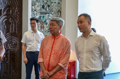 國際知名設(shè)計師梁建國蒞臨浙江華威家居集團(tuán)考察交流