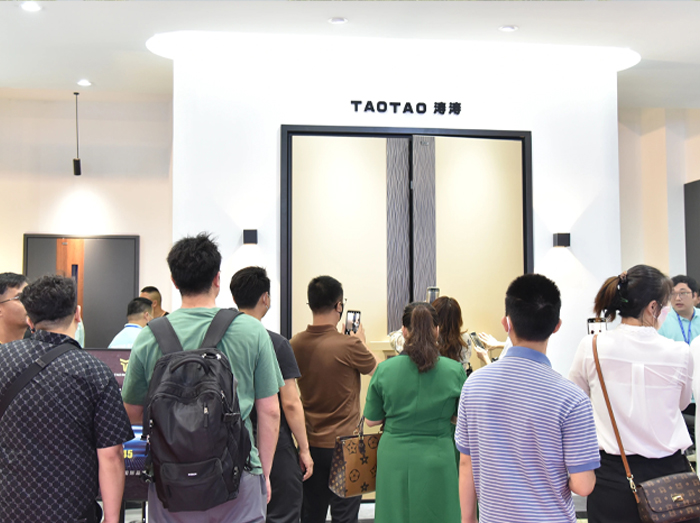 永康门博会现场直击 | 草莓视频18岁勿进携众多新品爆款参展，持续引领入户门浪潮！