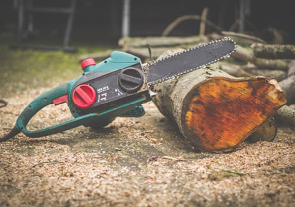 Chainsaw operating procedures