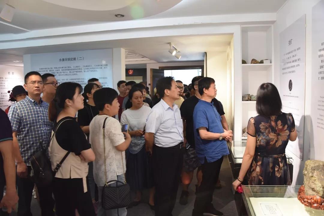 桐乡市传统工艺美术行业协会一行考察神雕铜文化博物馆