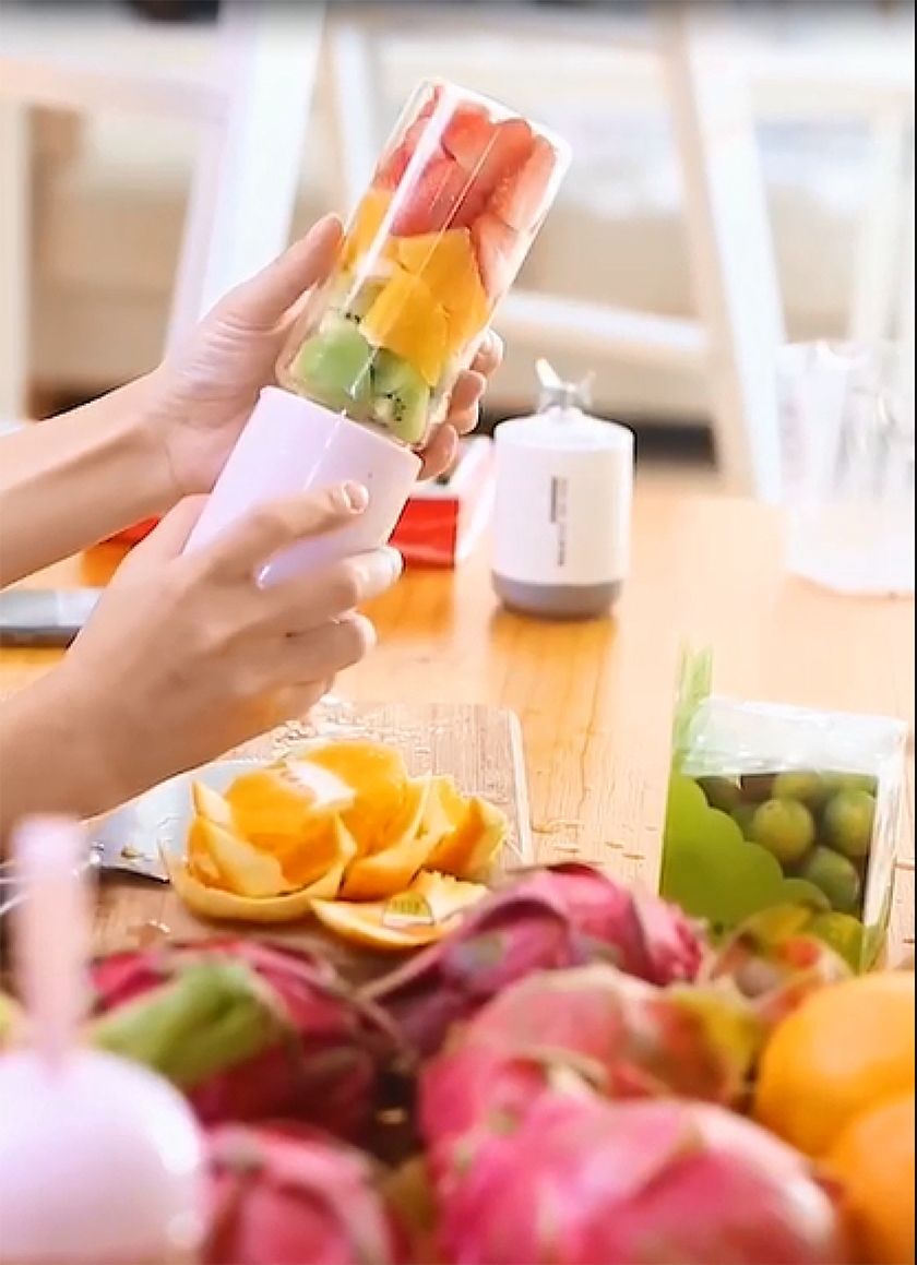 MKK-PORTABLE-BLENDER-7.jpg
