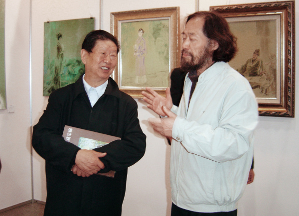 中国美协顾问肖峰先生观刘文进先生画展，并拟举行学术讨论会