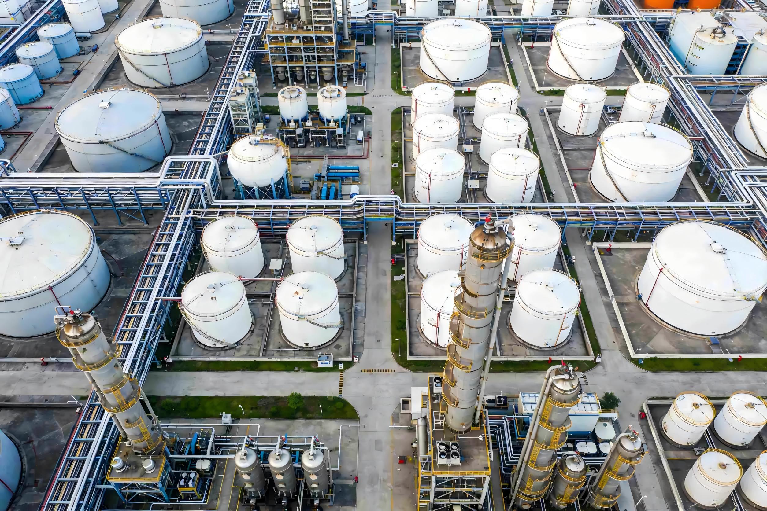 化工双重预防机制数字化落地,防爆手机成现场核心安全终端