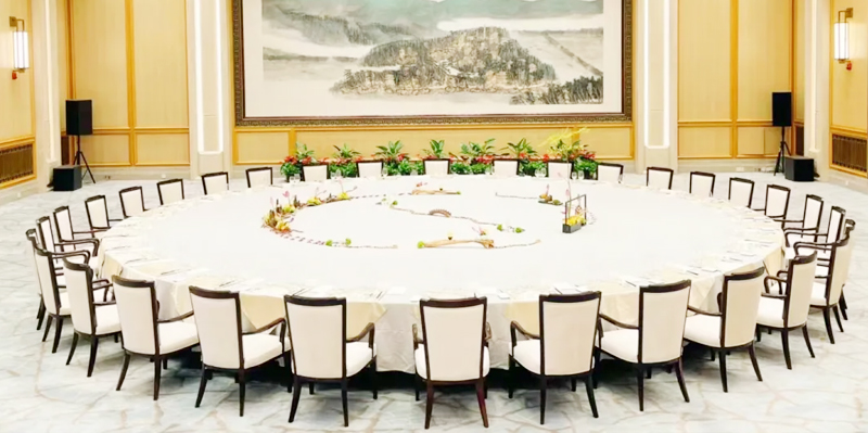 大型宴会台面怎么布置简单又高级?