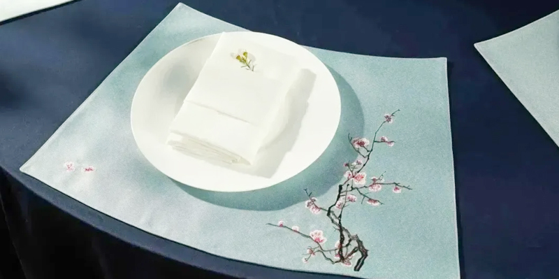 包厢台面布置新宠《扇形餐垫》