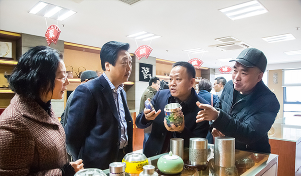 副市长吕群勇