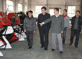 2012年中国农业机械流通协会副会长陈涛来公司指导工作