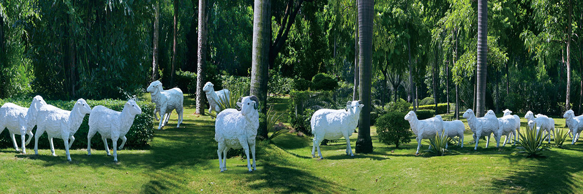 福羊羊群雕——世界大学生运动会 