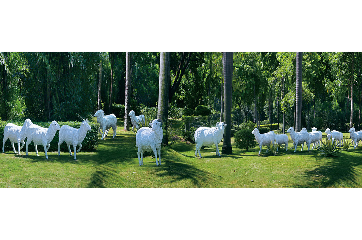 福羊羊群雕——世界大学生运动会 