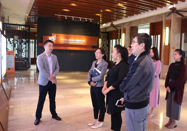 三亞航空旅游職業學院考察團一行赴云港園區參觀交流 促進校企合作