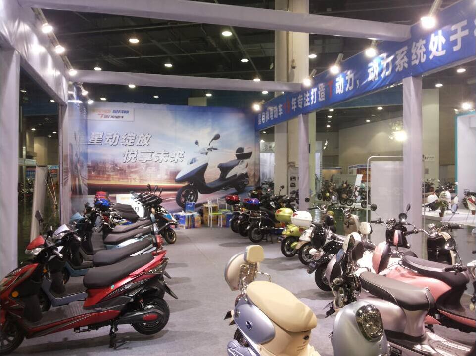 星月神最新科技产品亮相—— 浙江自行车新能源电动车展览会