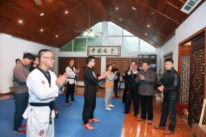 市体育局考察健艺体育公司