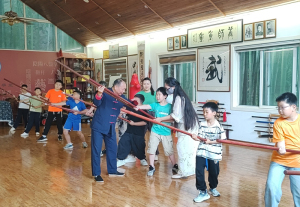 “小小武举” 体验传统武术文化