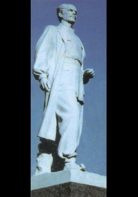 白求恩 高3米（中国石雕9-3）