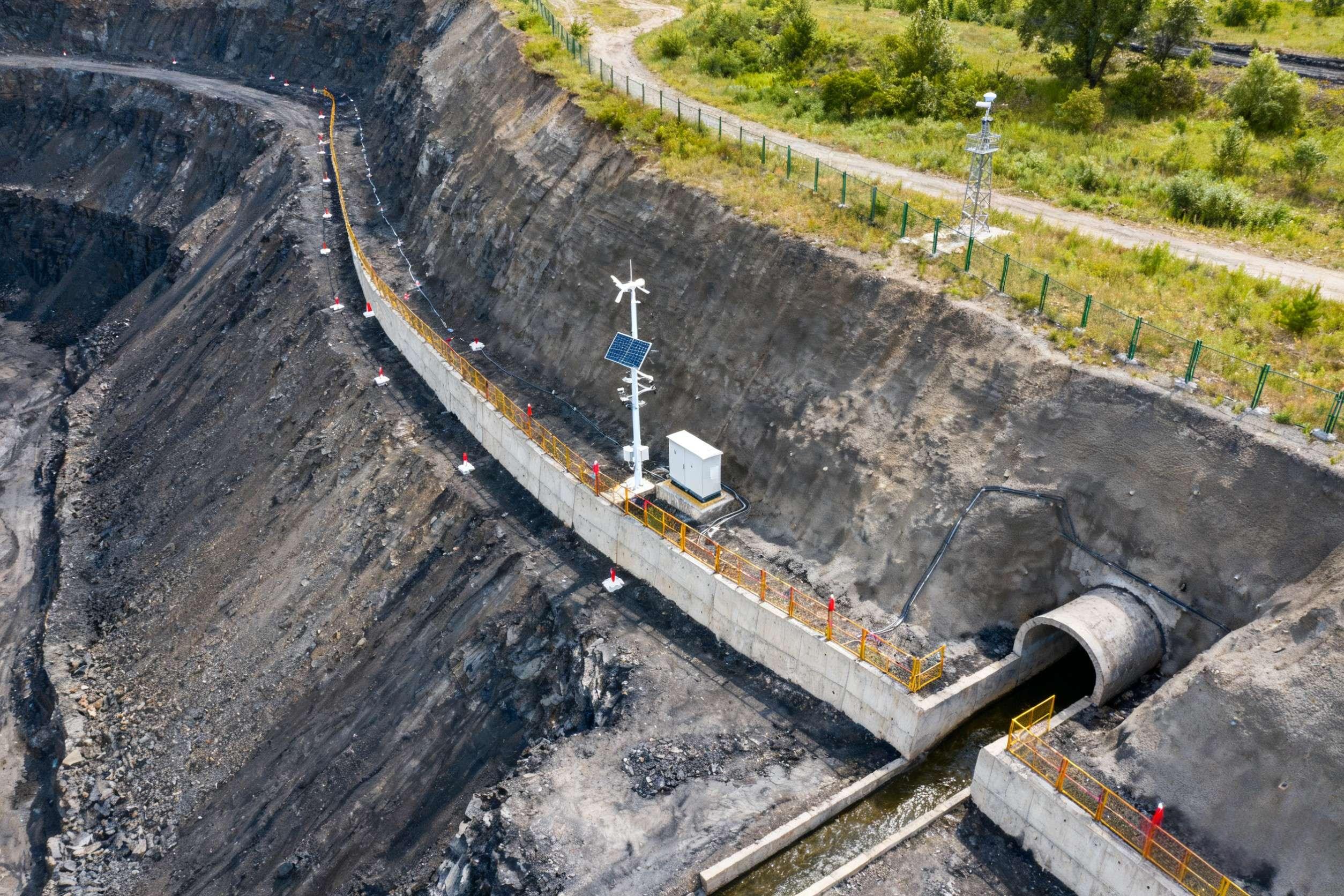 济南安兴矿用本安型手机定义矿山通信新标杆