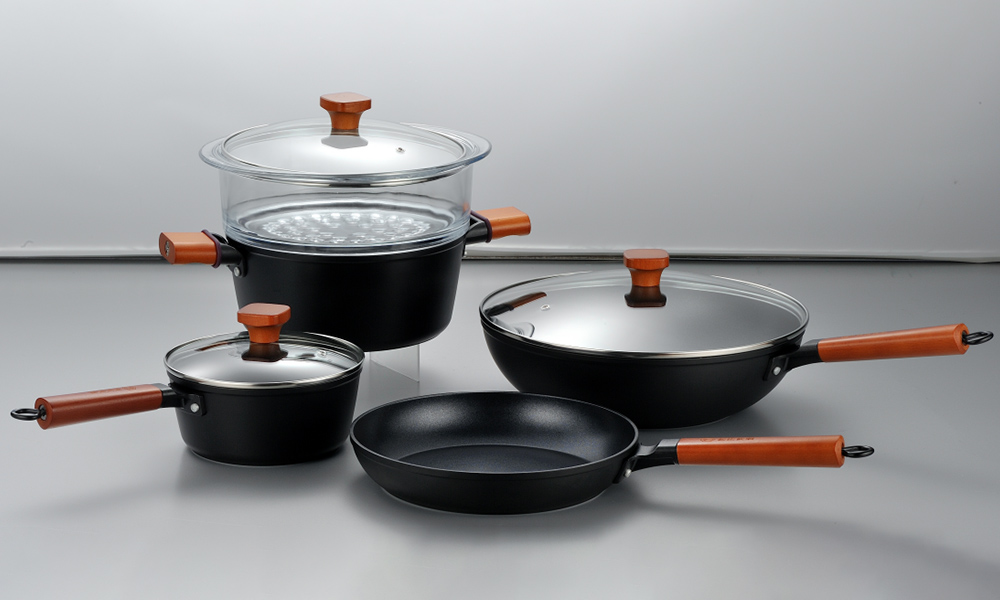 The invention of non stick pans