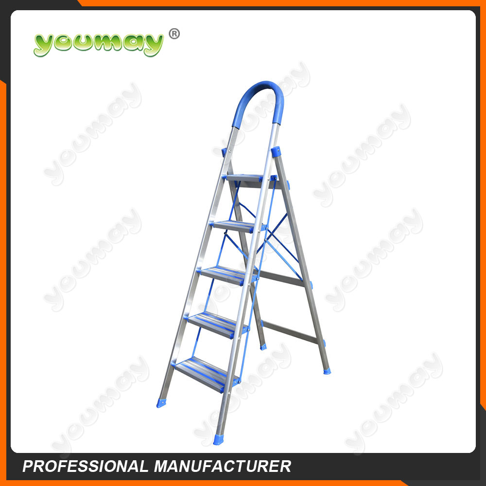 Folding ladders