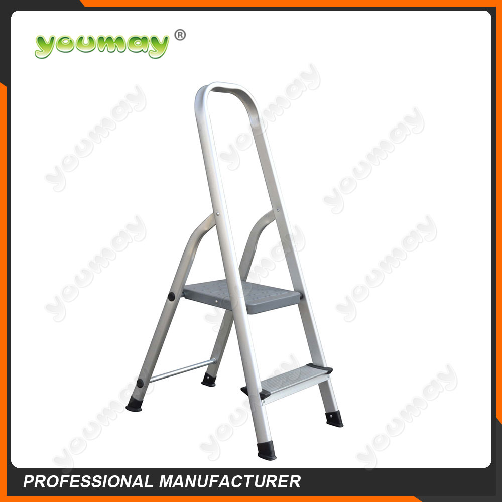 Folding ladders