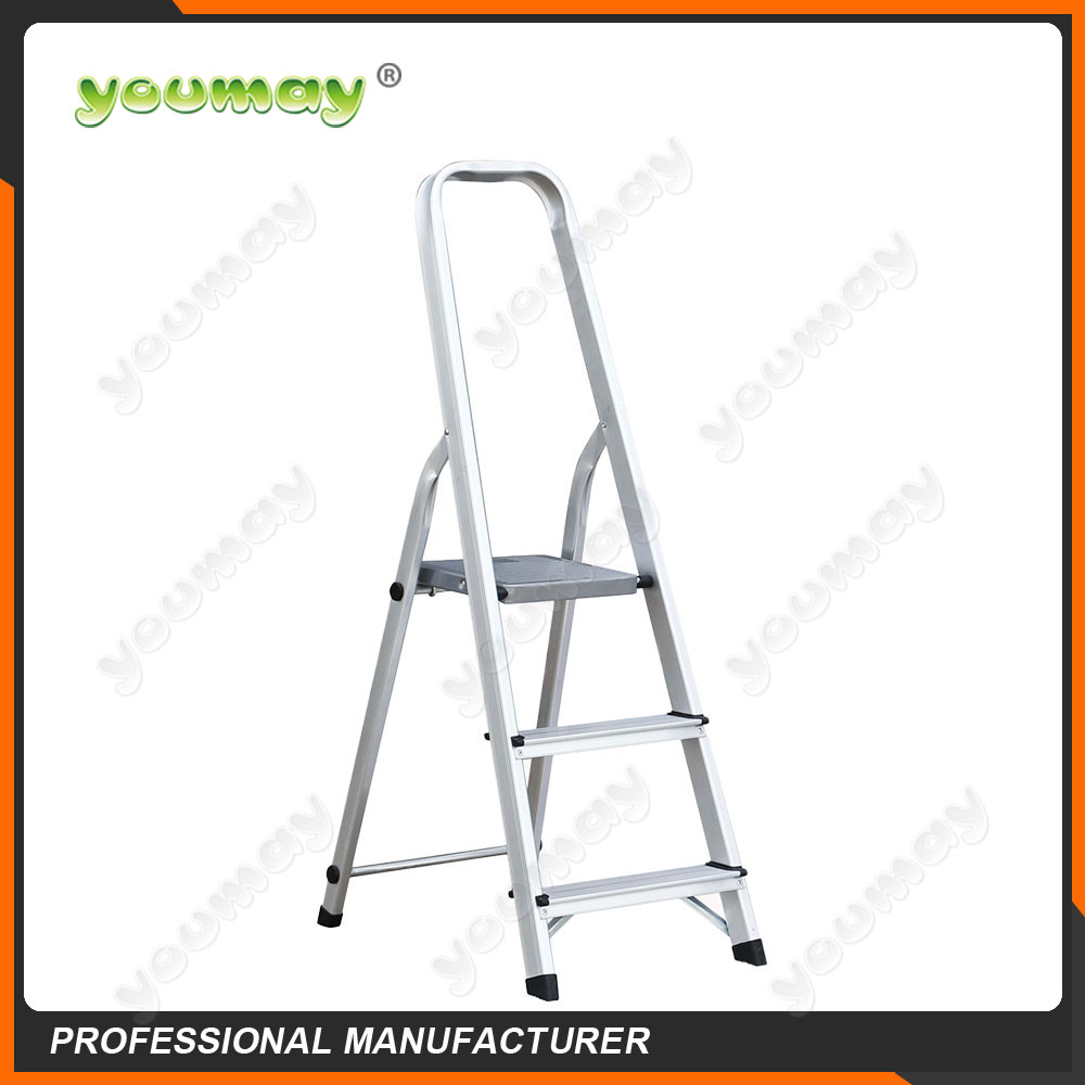 Folding ladders